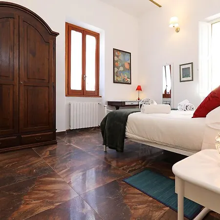 Cornelia - Charme * Rom